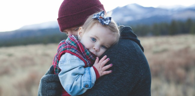 Beschaven defect pastel Oxytocine en meer: Waarom je je kind altijd moet blijven knuffelen -  Blabloom duurzame conceptstore voor het hele gezin