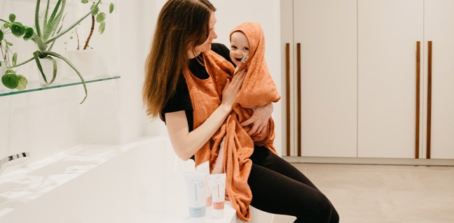 Veilig en plezierig douchen met je baby
